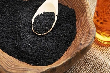 فواید سیاه‌دانه برای دستگاه گوارش