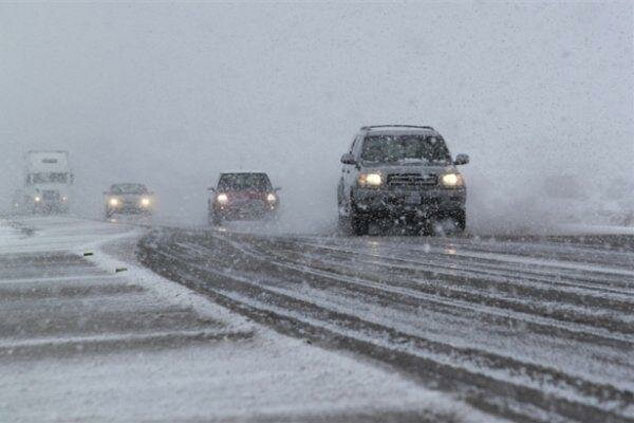 بارش برف و باران در جاده‌های ۱۱ استان