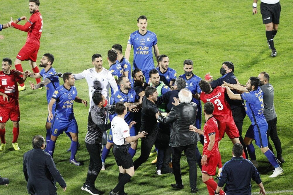 آقایان فرق پرسپولیس و استقلال در این عکس است!