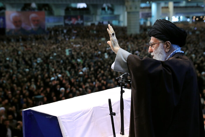 رهبر انقلاب: اقدام درخشان نیروهای مسلح در مجازات رژیم صهیونیستی کاملاً قانونی و مشروع بود