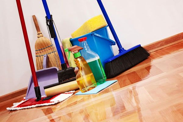 آیا نظافت منزل در کرج را برون سپاری کنیم؟